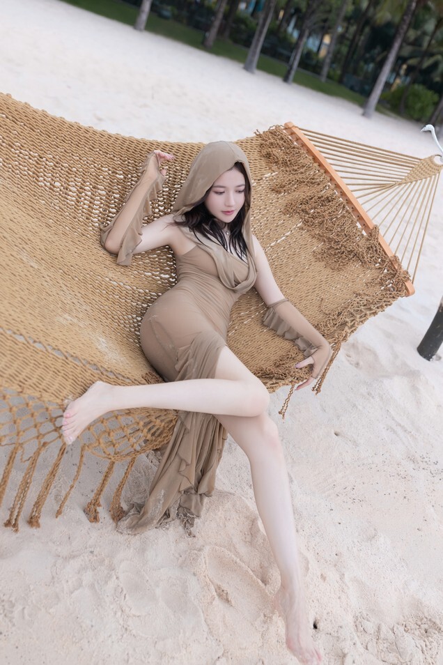 鱼子酱Fish - 雨后海滩 [107P-1.24GB]