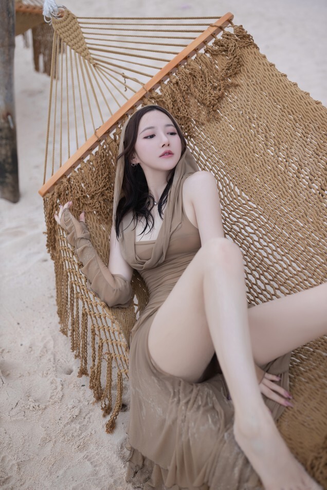 鱼子酱Fish - 雨后海滩 [107P-1.24GB]