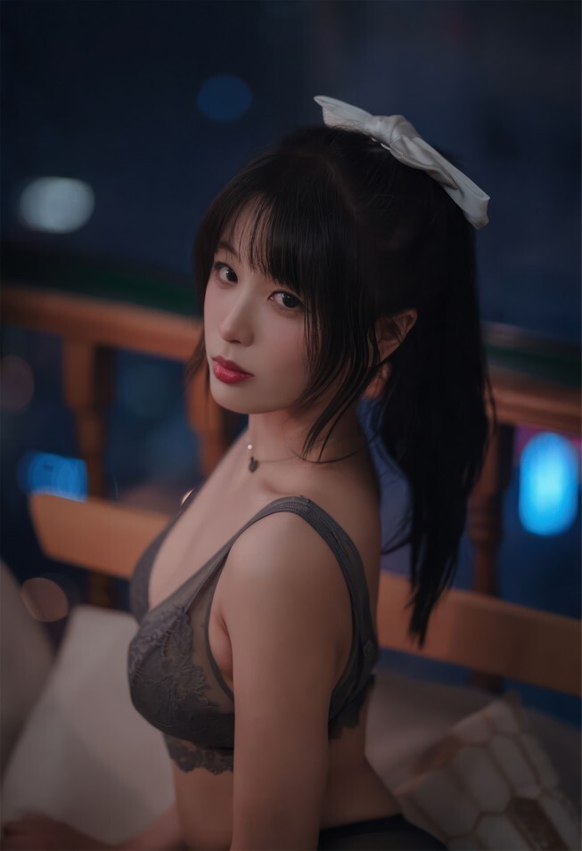 轩萧学姐 - 23.04月舰长 灰色蕾丝 [50P-320MB]