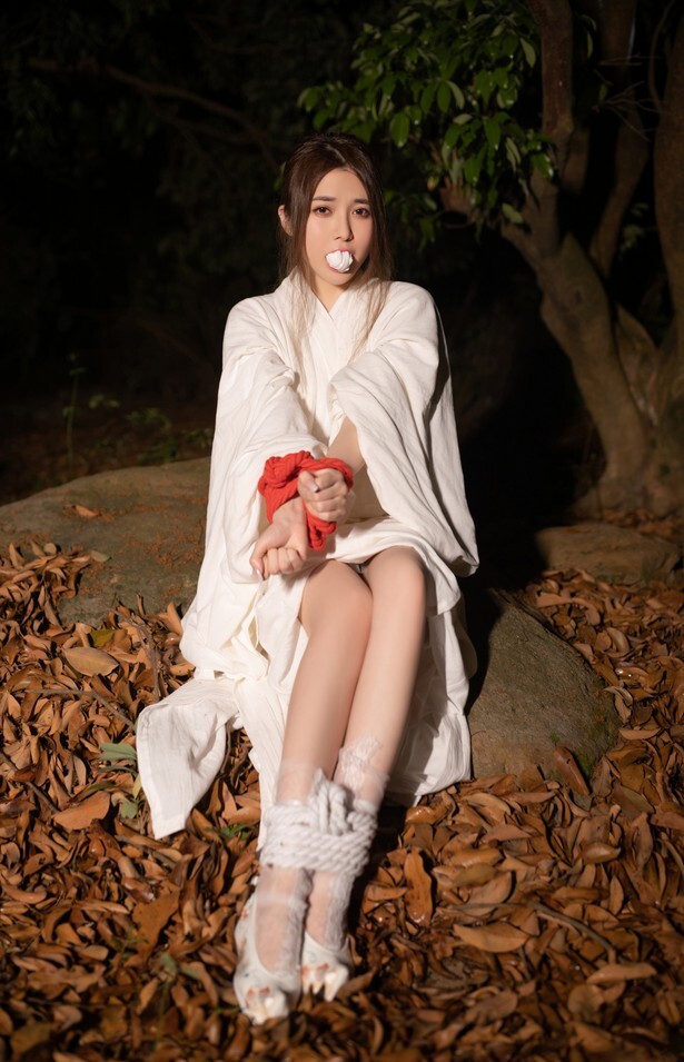 鱼子酱Fish - 小树林的故事 [40P-643MB]