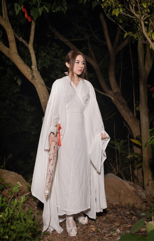 鱼子酱Fish - 小树林的故事 [40P-643MB]