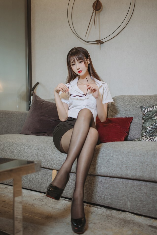 羽生三未 - 黑丝包臀OL [40P-658MB]