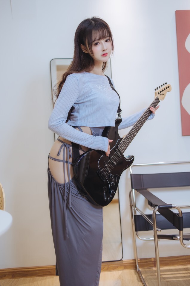 羽生三未 - 吉他妹妹 [43P-757MB]