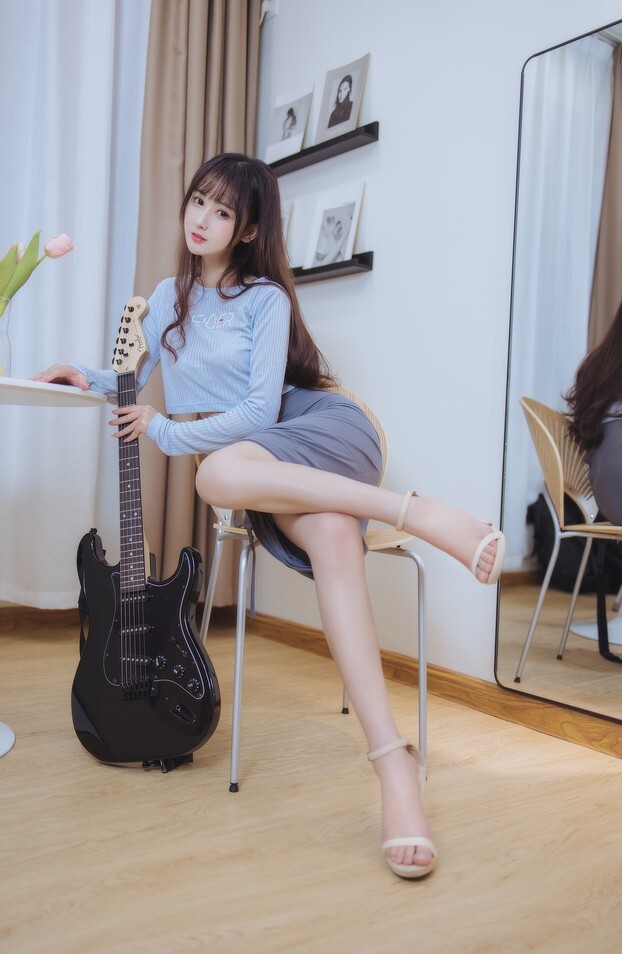 羽生三未 - 吉他妹妹 [43P-757MB]