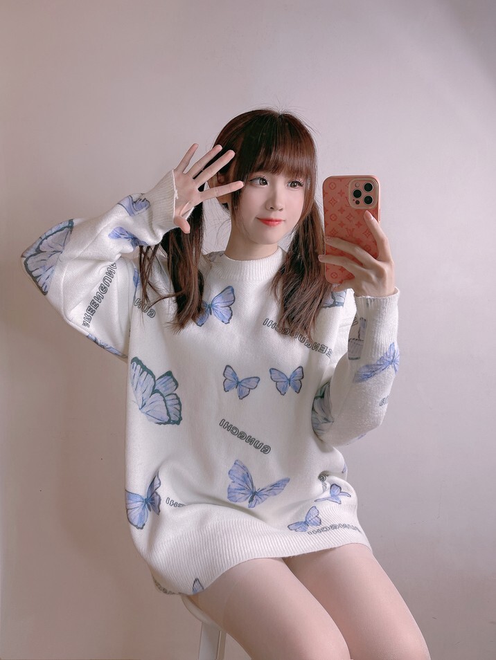 miko酱ww - 自拍系列 mikoの白丝01 [241P-1.70GB]