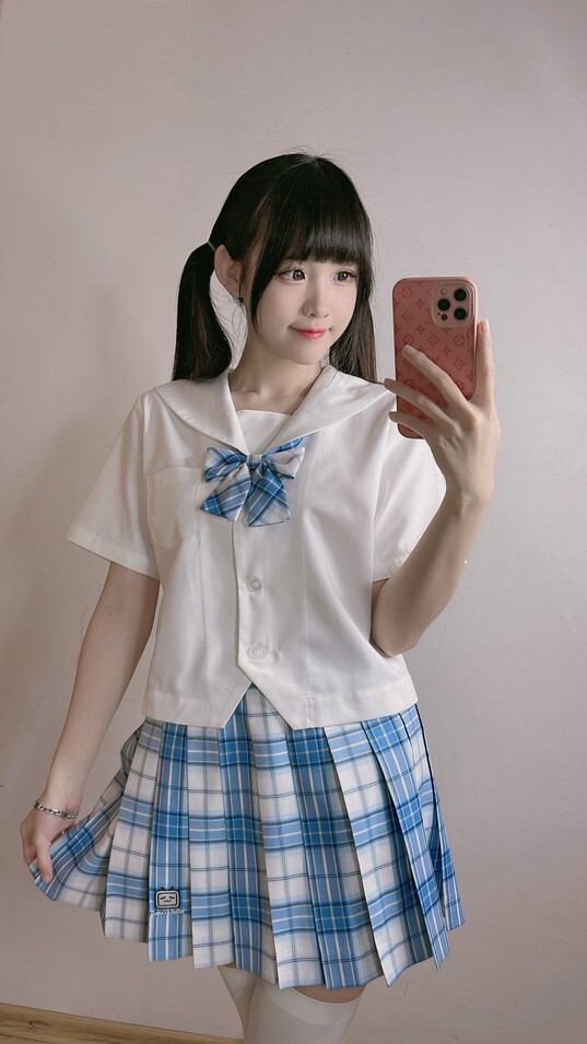 miko酱ww - 自拍系列mikoの白丝02 [225P-1.57GB]