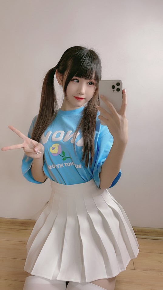 miko酱ww - 自拍系列mikoの白丝02 [225P-1.57GB]