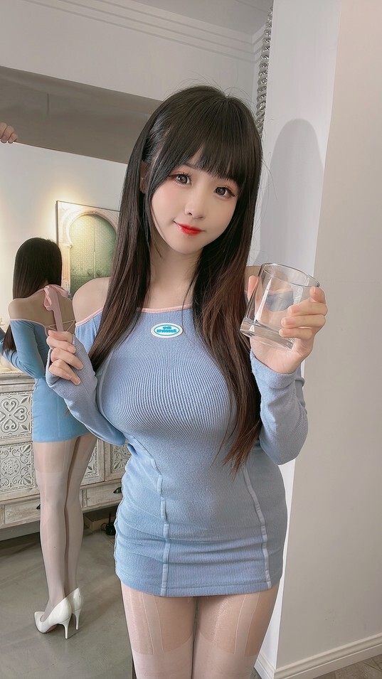 miko酱ww - 自拍系列mikoの白丝03 [201P-1.06GB]