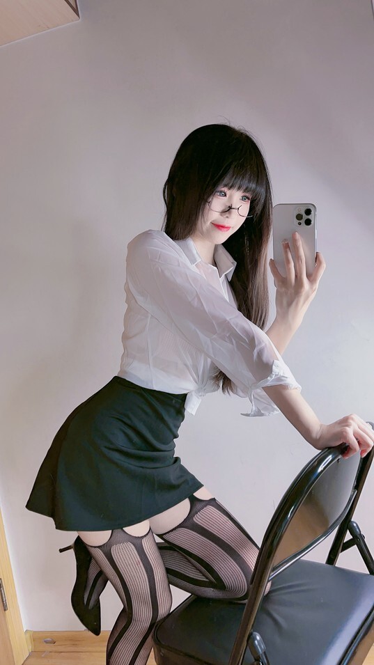 miko酱ww - 自拍系列mikoの黑丝03 [185P-1.26GB]