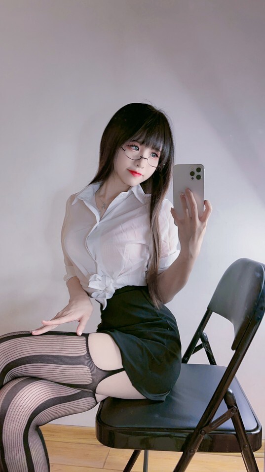 miko酱ww - 自拍系列mikoの黑丝03 [185P-1.26GB]