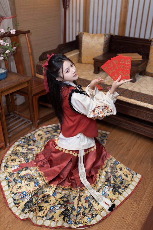 鱼子酱Fish - 新年 [120P-1.67GB]