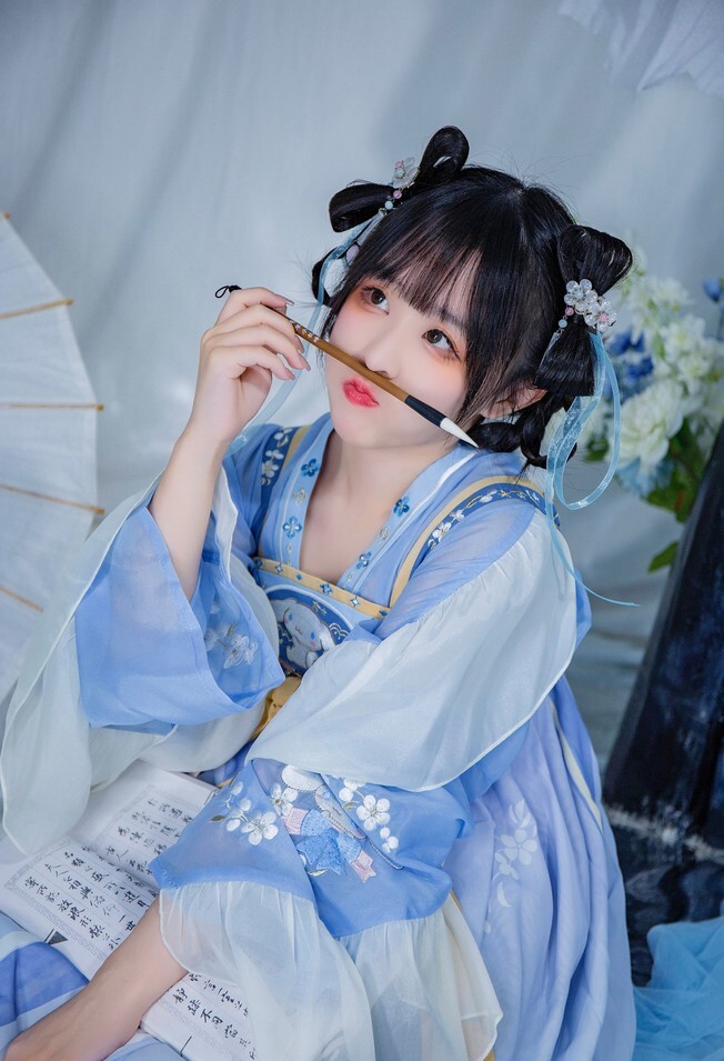 凉凉酱Kirakira - 玉桂狗 [15P-64.6MB]