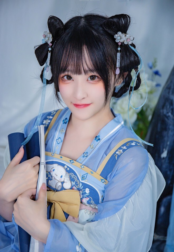 凉凉酱Kirakira - 玉桂狗 [15P-64.6MB]