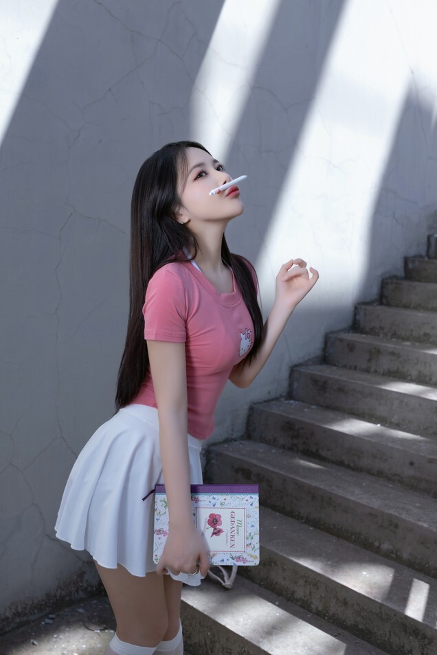 鱼子酱Fish - 天台少女 [86P-719MB]