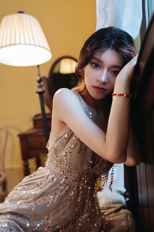 Kettoe - 金色闪片 [22P-239MB]