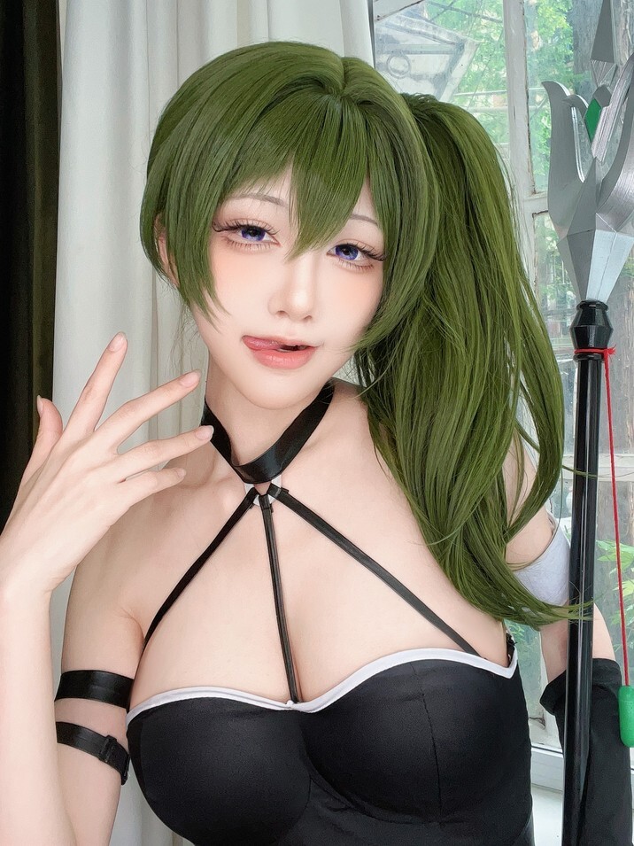 水淼aqua - 24年05月fantia订阅 葬送のフリーレン Übel💚 [33P-53.1MB]