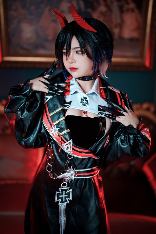 ZinieQ – Ulrich von Hutten Azur Lane [36P15V-776MB]