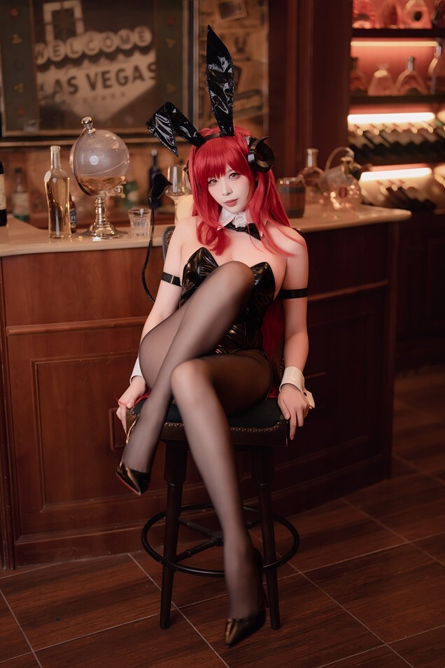 轩萧学姐 - 兴登堡 兔女郎 [68P1V-541MB]