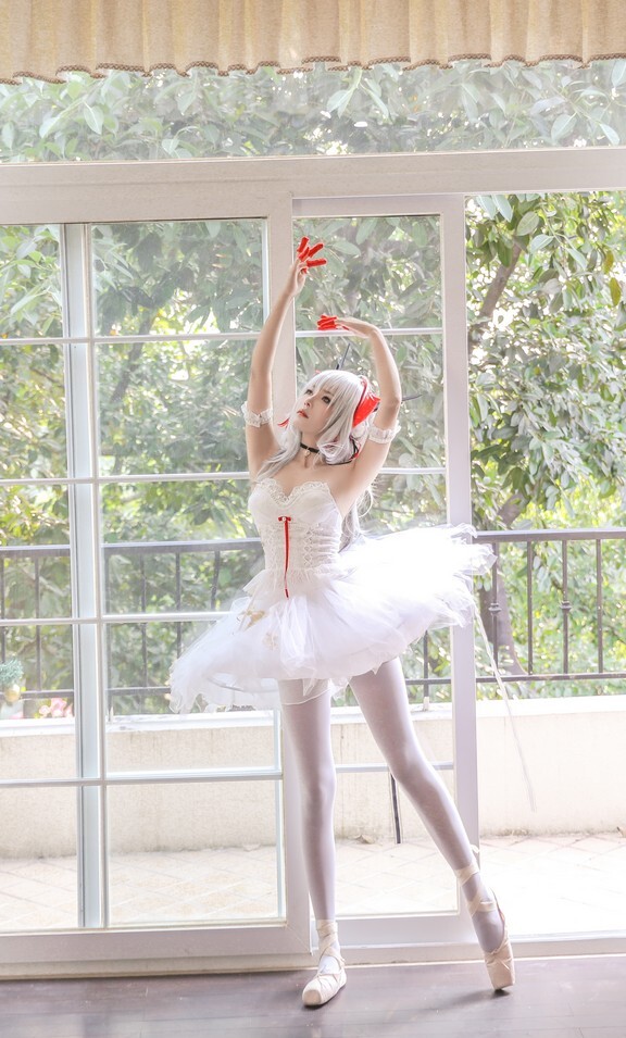 苏嫣嫣阿姨 – 明日方舟 w芭蕾 [30P-262MB]