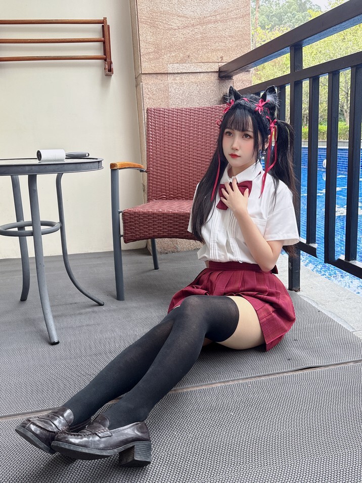 不呆猫 - 温泉双马尾JK [22P1V-712MB]