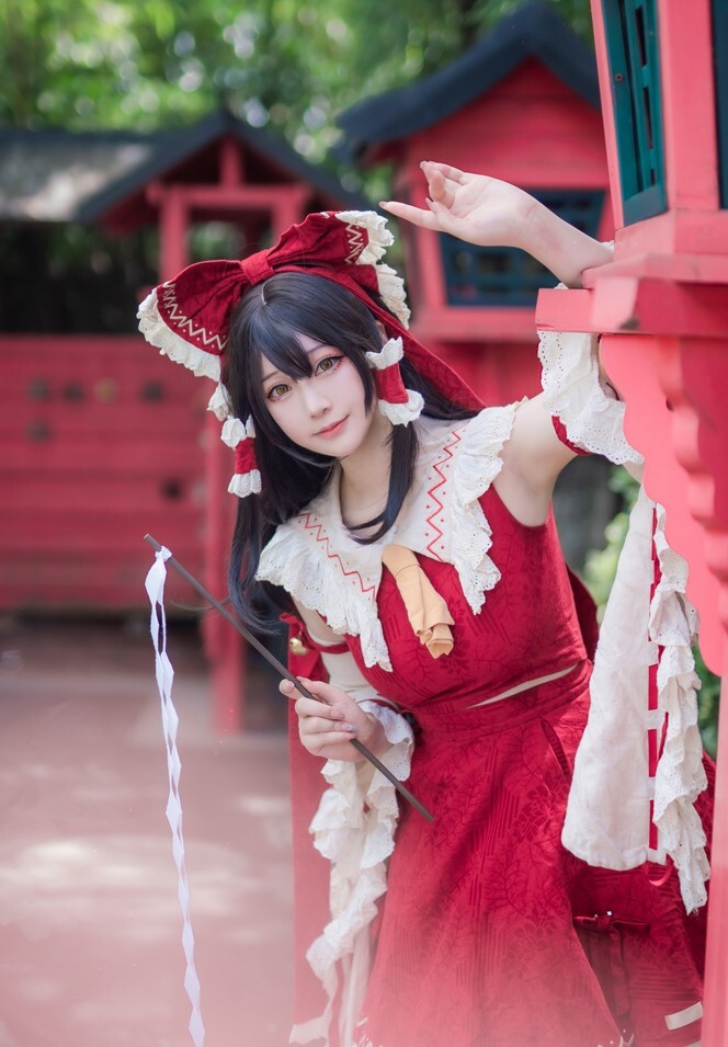 Halo_酱 – 博丽灵梦 [12P-128MB]