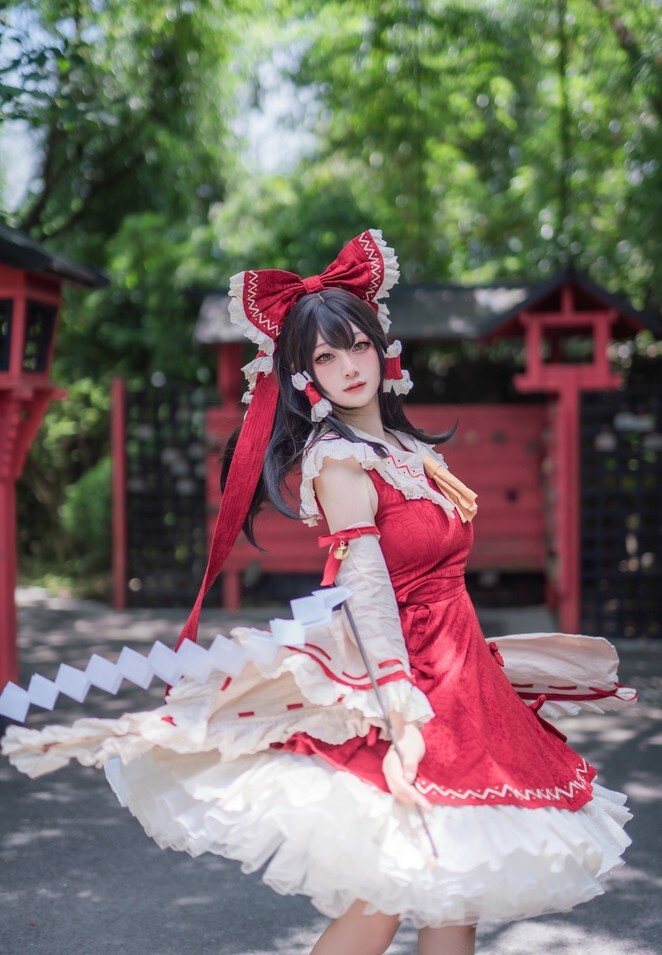 Halo_酱 - 博丽灵梦 [12P-128MB]