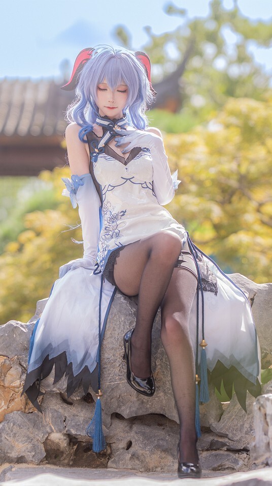 坂坂白 - 甘雨旗袍 [15P-157MB]