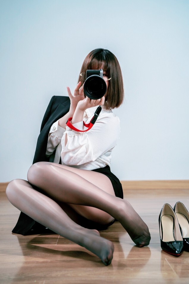 【BANBANKO】半半子 – OL自撮 [28P2V-143MB]