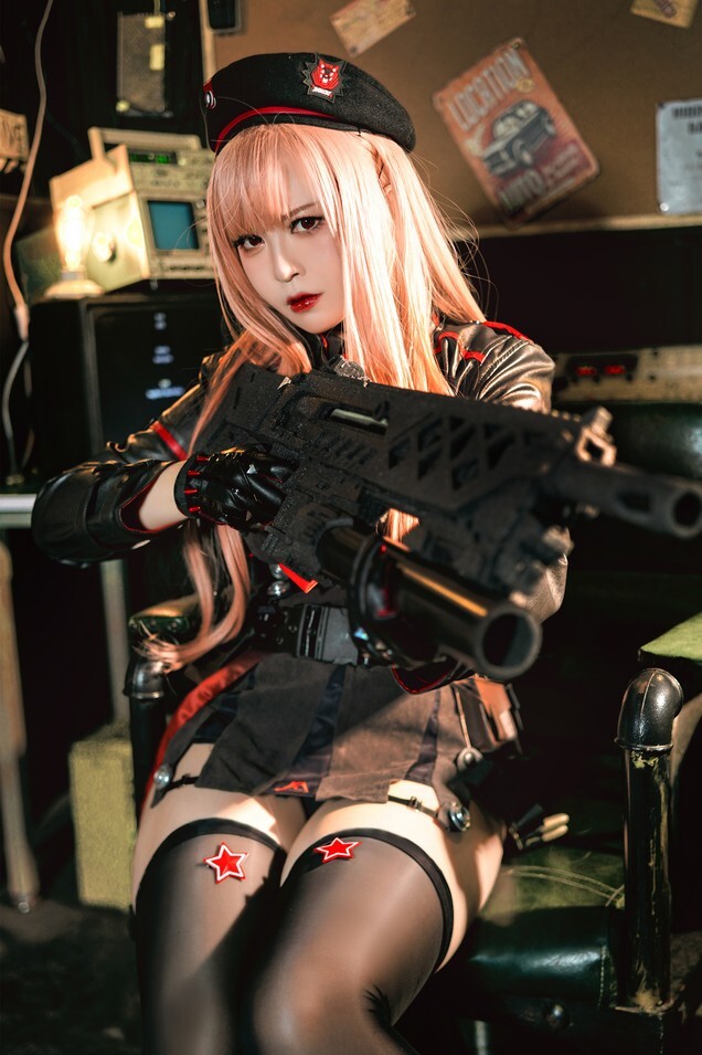 【BANBANKO】半半子 - NIKKE ラピ [54P2V-218MB]