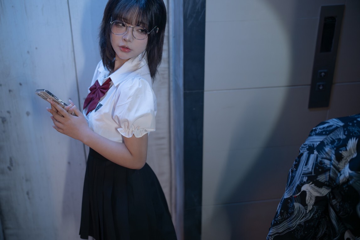 Kokuhui - YS · 电梯间 [164P1V-975MB]