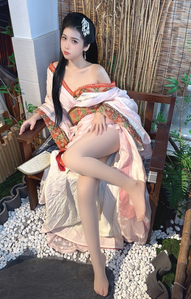 不呆猫 - 战国袍 [140P2V-1.95GB]