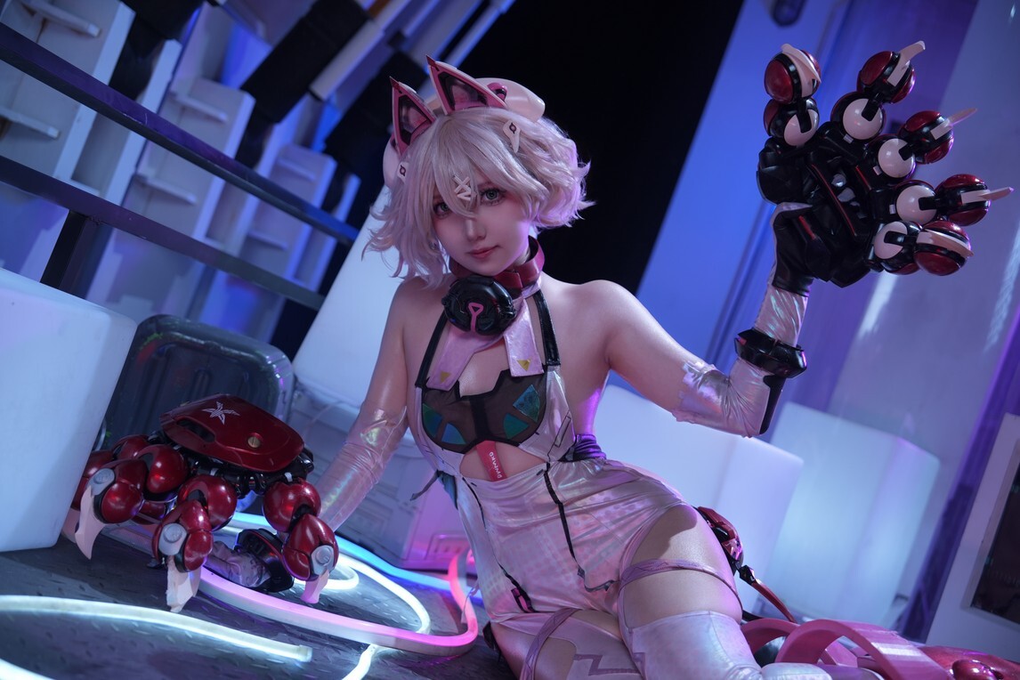 小和甜酒 - 交错战线 绯俐 [47P2V-732MB]