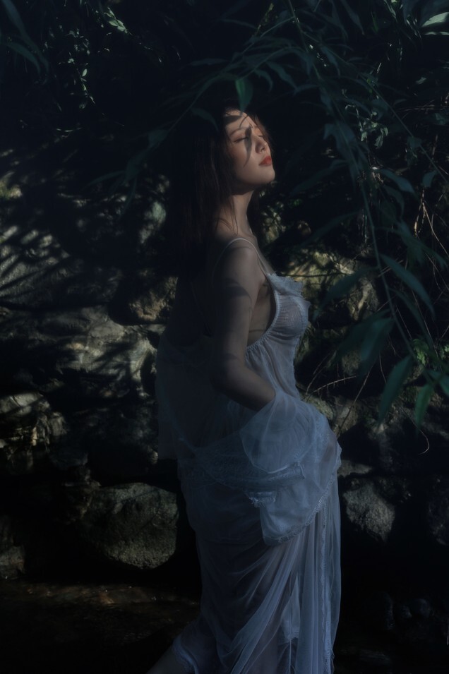 桃良阿宅 - 屿间 [18P-75.6MB]