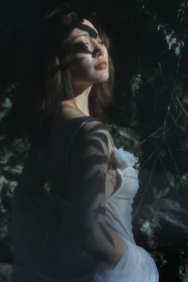 桃良阿宅 - 屿间 [18P-75.6MB]