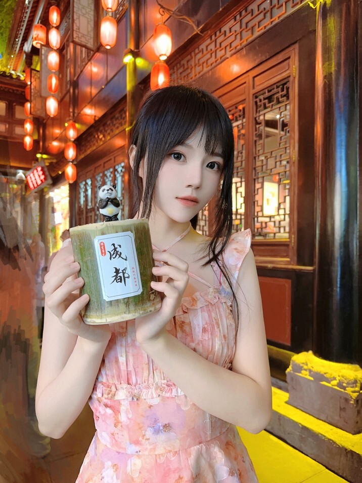 桜桃喵 – 花束自拍 [28P-184MB]