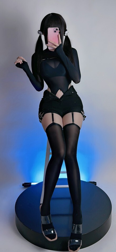 miko酱ww - 2023年12月订阅 (16套) [187P-1.43GB]