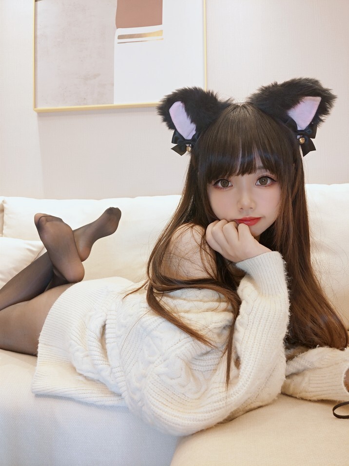 雪琪SAMA - 油亮黑丝太太 [50P1V-648MB]