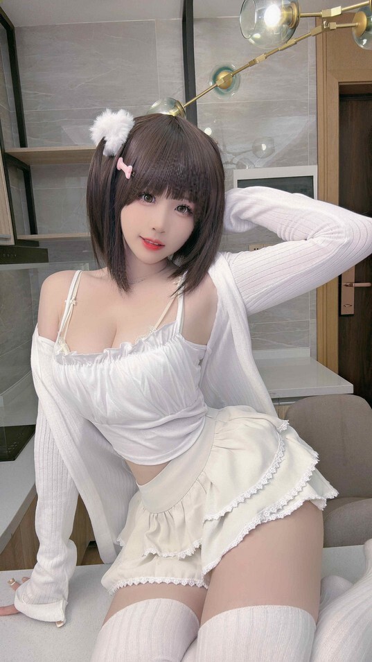 miko酱ww – 2024年04月订阅 (15套) [142P-3.14GB]