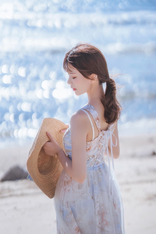 桜桃喵 - 发光的海 [18P-214MB]