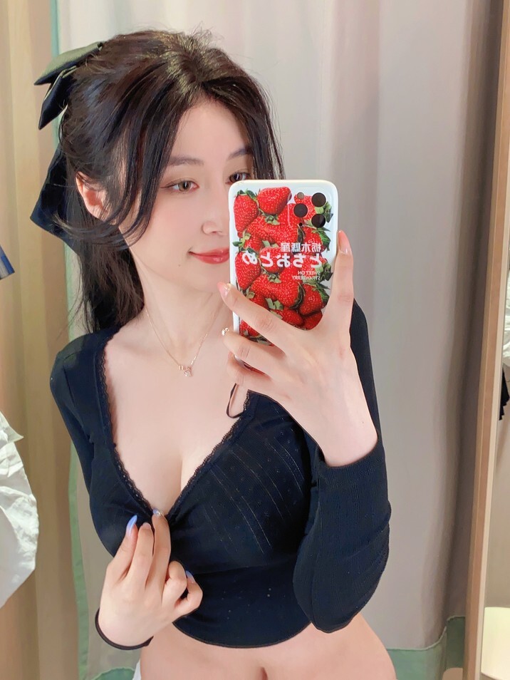 白银81 - Fantia 23年09月会员订阅 (24套) [214P12V-1.82GB]