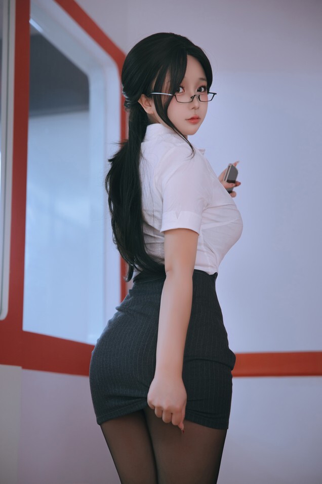 日奈娇 (樱井小莜) - 地铁OL [287P8V-3.40GB]