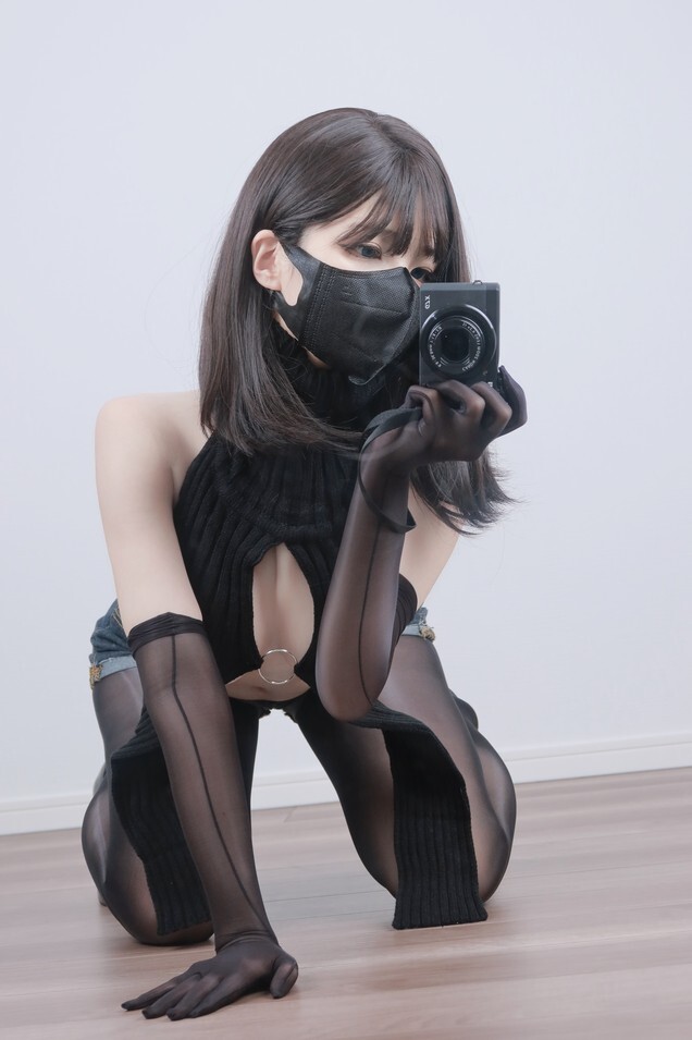 幼愛youmeko - 毛衣姐姐 [19P-49.4MB]