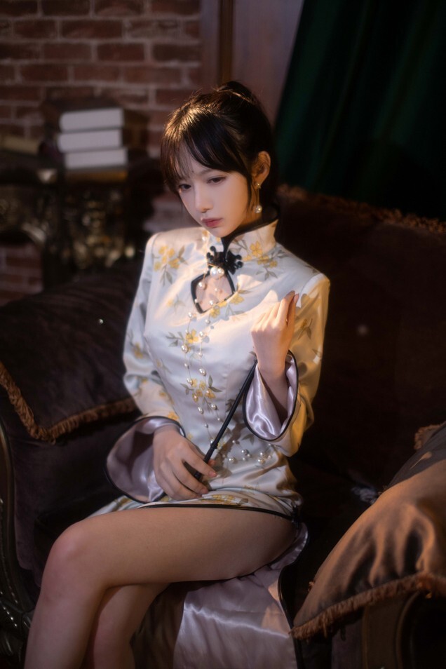 Shika小鹿鹿 - 中秋旗袍 [12P-95.2MB]