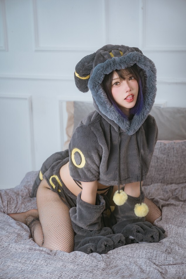 狐洛洛子 - 月之伊布 [45P-571MB]