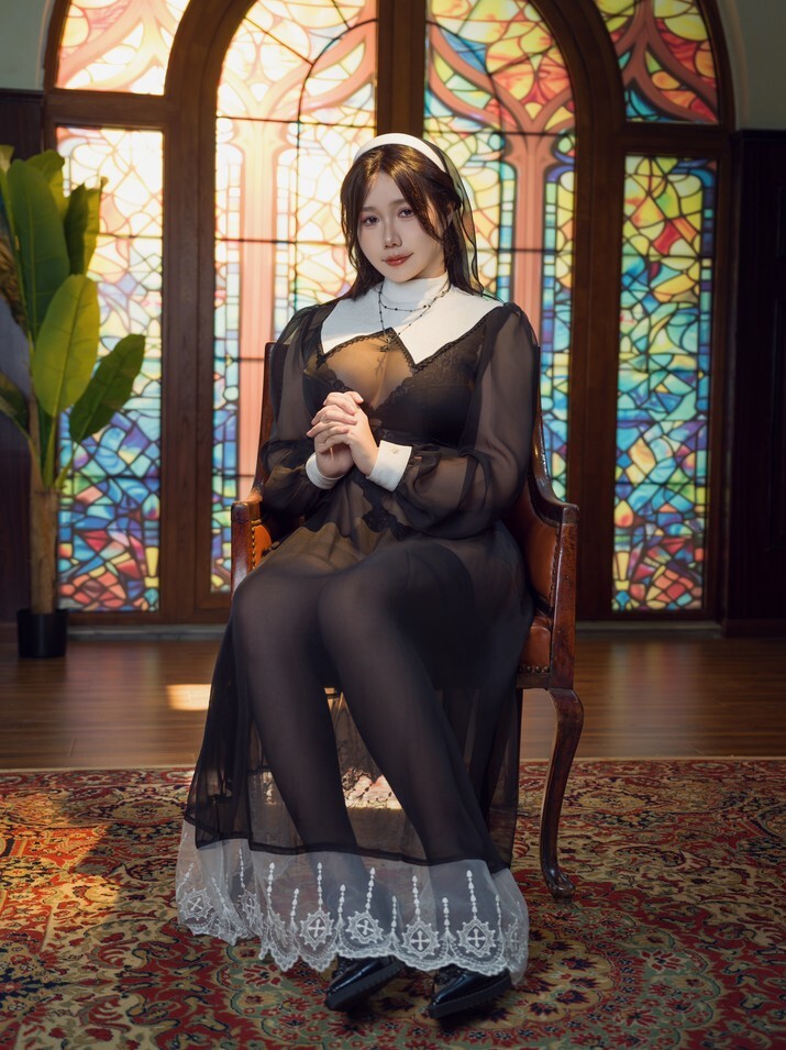 麻花酱 - 修女 [129P4V-2.00GB]