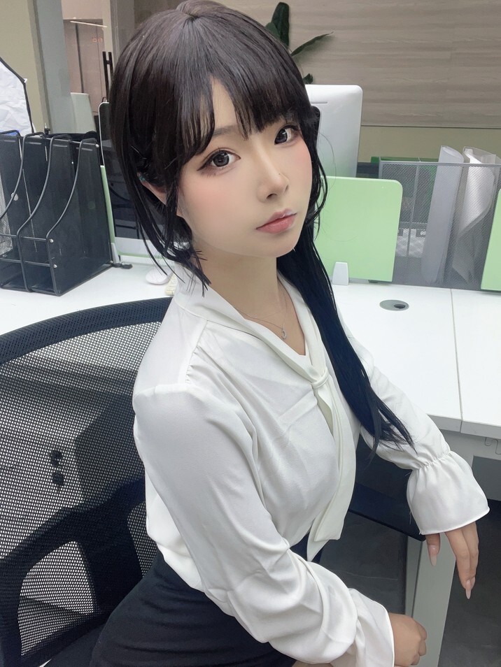 Kokuhui - 体贴的秘书 [37P-216MB]