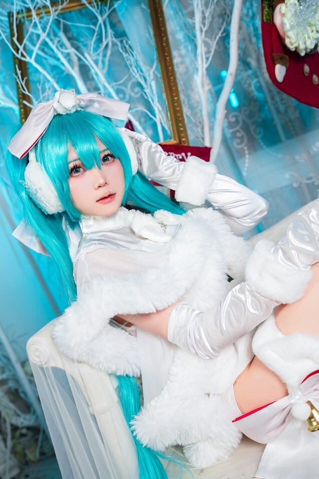 浅木珩阿珩 - 初音未来 [18P-113MB]