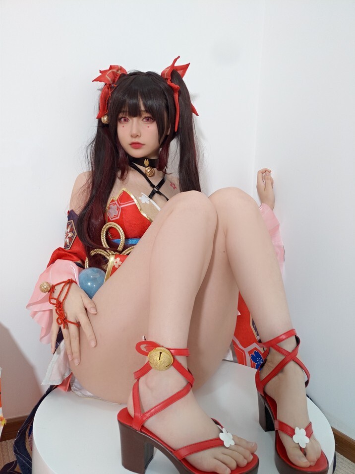 迷之呆梨 – 花火 [66P3V-631MB]