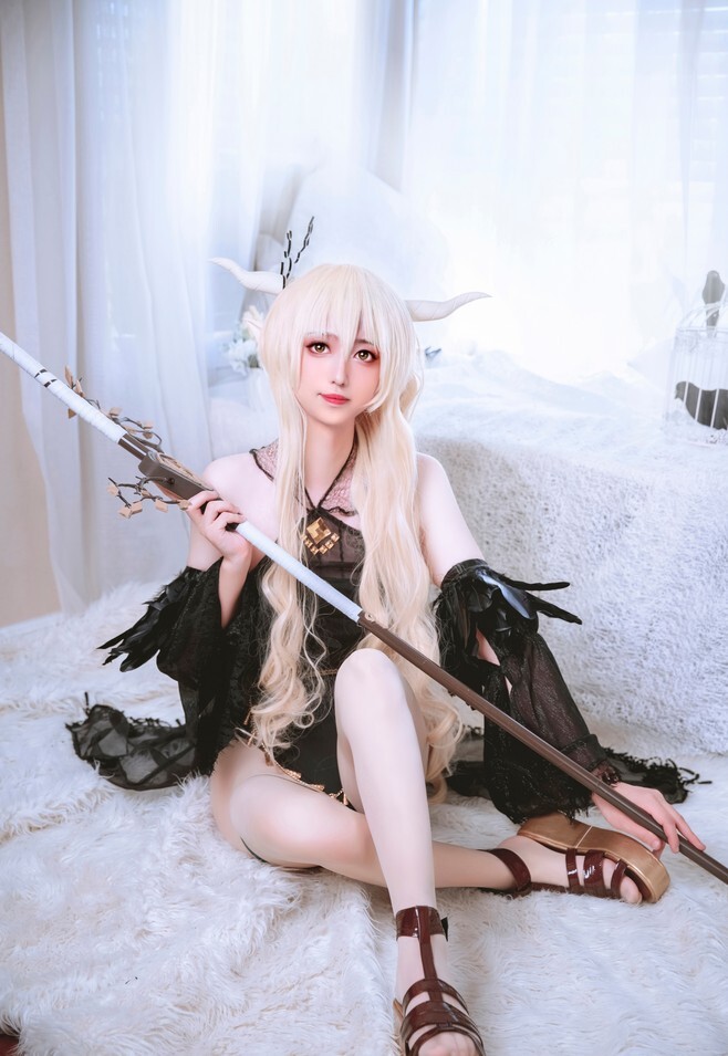 葡萄糖_Glucose - 静谧午夜闪灵 [9P-136MB]