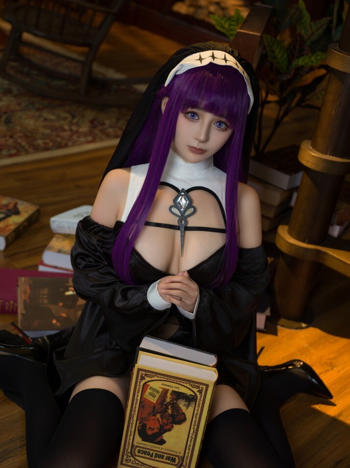 桜井宁宁 - 葬送的芙莉莲 黑菲伦 [88P-3.95GB]